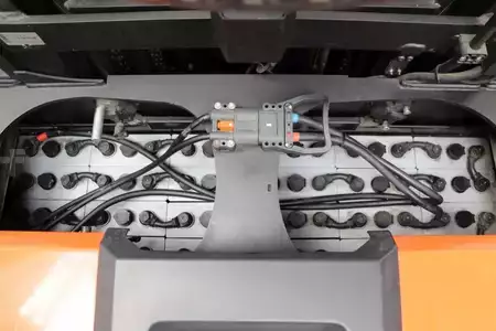 Vertical order pickers 2015  BT OME100H (6)