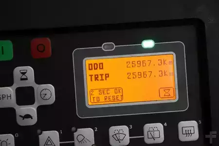 Elektromos 4 kerekű 2019  Toyota 8FBMT30 (8)