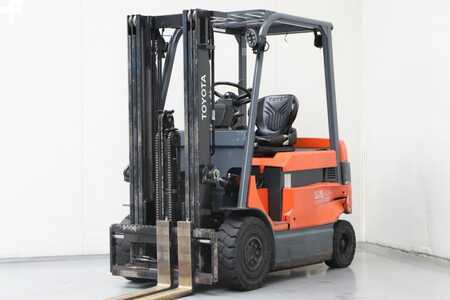 Elektromos 4 kerekű 2013  Toyota 7FBMF25 (1)