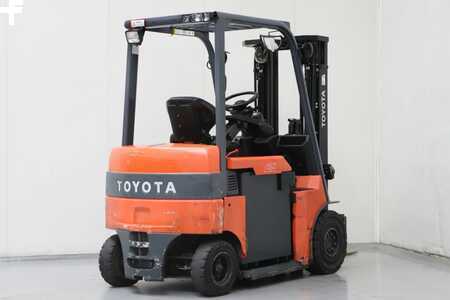 Elektromos 4 kerekű 2013  Toyota 7FBMF25 (2)