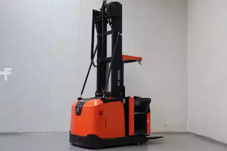 Vertical order pickers 2012  BT OME100H (2)