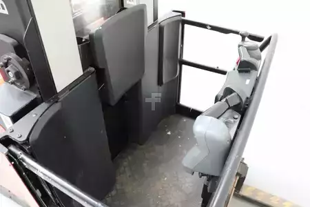 Vertical order pickers 2012  BT OME100H (3)