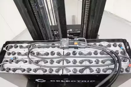 Chariots à mât rétractable 2018  BT RRE160H (5)