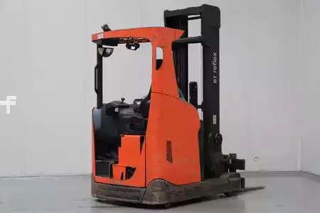 Chariots à mât rétractable 2017  BT RRE160H (2)