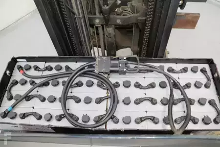 Chariots à mât rétractable 2017  BT RRE160H (6)