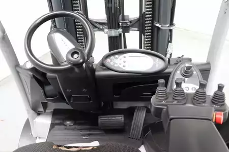 Eléctrica de 4 ruedas 2019  Still RX60-30L (3)