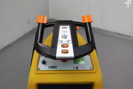 Tractor de arrastre 2018  DEC BULL SX (3)