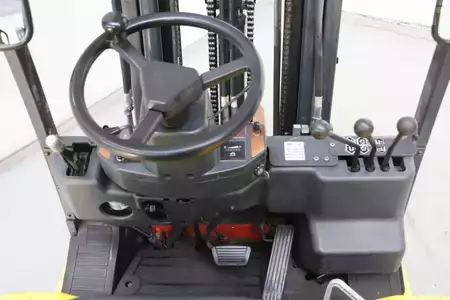 Elektromos 4 kerekű 2004  Nissan GN01L18HQ (3)