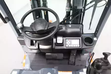 Chariots électriques à 3 roues 2019  Toyota 8FBE18T (3)