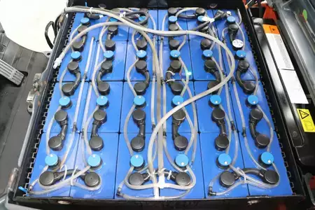 Chariots électriques à 3 roues 2019  Toyota 8FBE18T (5)