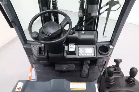 Chariots électriques à 3 roues 2019  Toyota 8FBE18T (3)