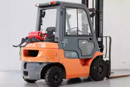 Carrelli elevatori GPL 2005  Toyota 42-7FGF25 (2)