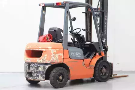 LPG heftrucks 2005  Toyota 42-7FGF25 (2)