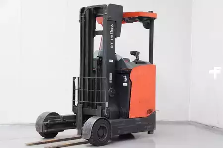 Carretilla retráctil 2018  Toyota RRE160HR (1)