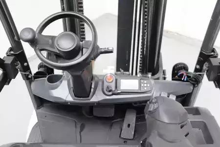 Eléctrica de 4 ruedas 2021  Unicarriers MX30 (3)