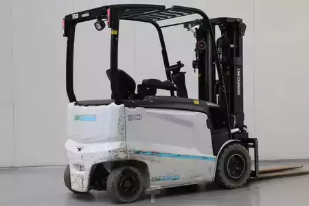 Eléctrica de 4 ruedas 2020  Unicarriers MX30 (2)