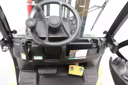 Chariots élévateurs GPL 2017  Yale GLC55VX (3)