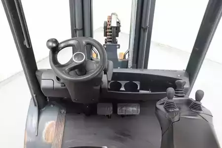 Wózki gazowe 2019  Linde H30T-02 (3)