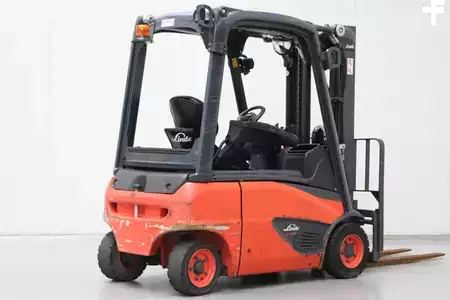 Elektryczne 4-kołowe 2020  Linde E16P-02 (2)