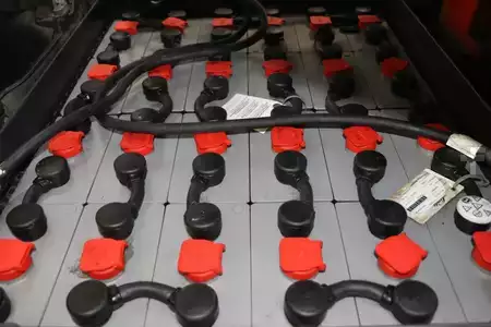 Elektryczne 4-kołowe 2020  Linde E16P-02 (5)