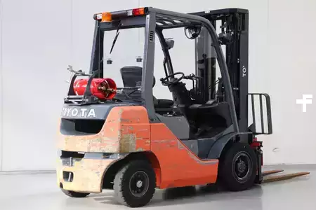 Treibgasstapler 2012  Toyota 02-8FGF25 (2)