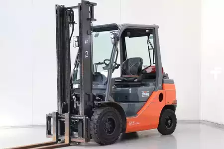 Treibgasstapler 2021  Toyota 02-8FGF25 (1)