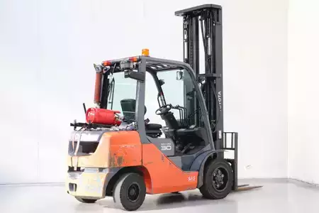 Treibgasstapler 2015  Toyota 02-8FGF30 (2)