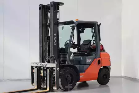 LPG VZV 2018  Toyota 02-8FGF30 (1)