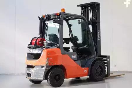 LPG VZV 2018  Toyota 02-8FGF30 (2)