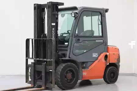 Dieseltrukki 2018  Toyota 02-8FDF30 (1)