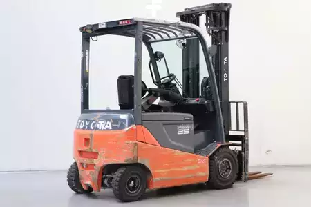 Elektromos 4 kerekű 2017  Toyota 8FBMKT25 (2)