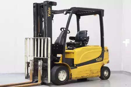 Elektro čtyřkolový VZV 2013  Yale ERP30VL (1)