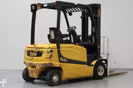 Elektro čtyřkolový VZV 2013  Yale ERP30VL (2)
