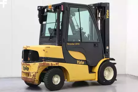 Wózki widłowe diesel 2017  Yale GDP35VX (2)