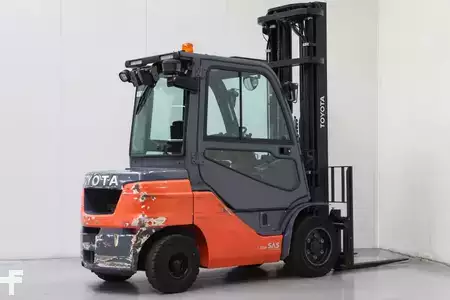 Diesel gaffeltruck 2022  Toyota 56-8FD30F (2)
