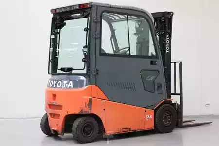 Elektryczne 4-kołowe 2014  Toyota 8FBMT25 (2)