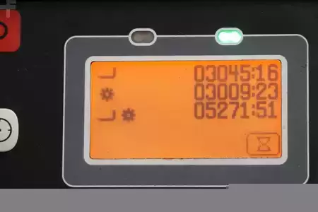 Elektryczne 4-kołowe 2014  Toyota 8FBMT25 (7)