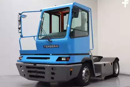 Terminaltraktor 2015  Terberg YT182 (1)