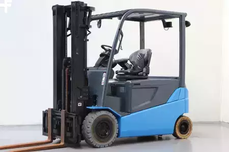 Elektryczne 4-kołowe 2017  Toyota 8FBMT25 (1)