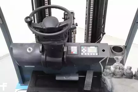 Elektryczne 4-kołowe 2017  Toyota 8FBMT25 (3)