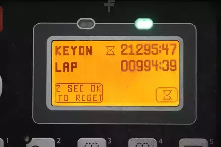 Elektryczne 4-kołowe 2017  Toyota 8FBMT25 (6)