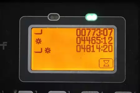 Elektryczne 4-kołowe 2017  Toyota 8FBMT25 (7)