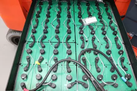 Elektryczne 4-kołowe 2023  Toyota 9FBM25T (4)