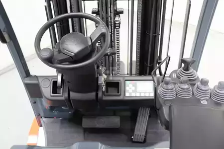 Eléctrico - 3 rodas 2023  Toyota 8FBE20T (3)