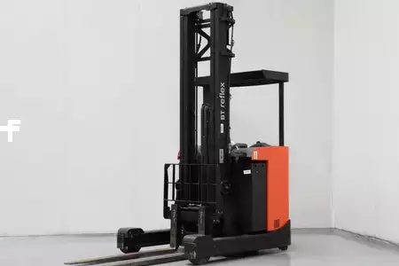 Carretilla retráctil 2017  Toyota RRE140B (1)