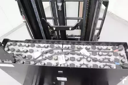 Carretilla retráctil 2017  Toyota RRE140B (5)