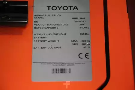 Carretilla retráctil 2017  Toyota RRE140H (4)