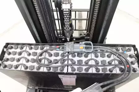 Carretilla retráctil 2017  Toyota RRE140H (6)