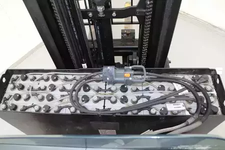 Carretilla retráctil 2018  Toyota RRE140H (6)