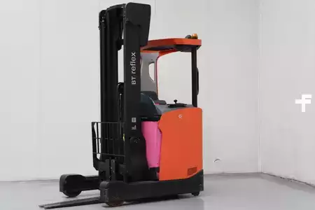 Carretilla retráctil 2019  Toyota RRE140HC (1)